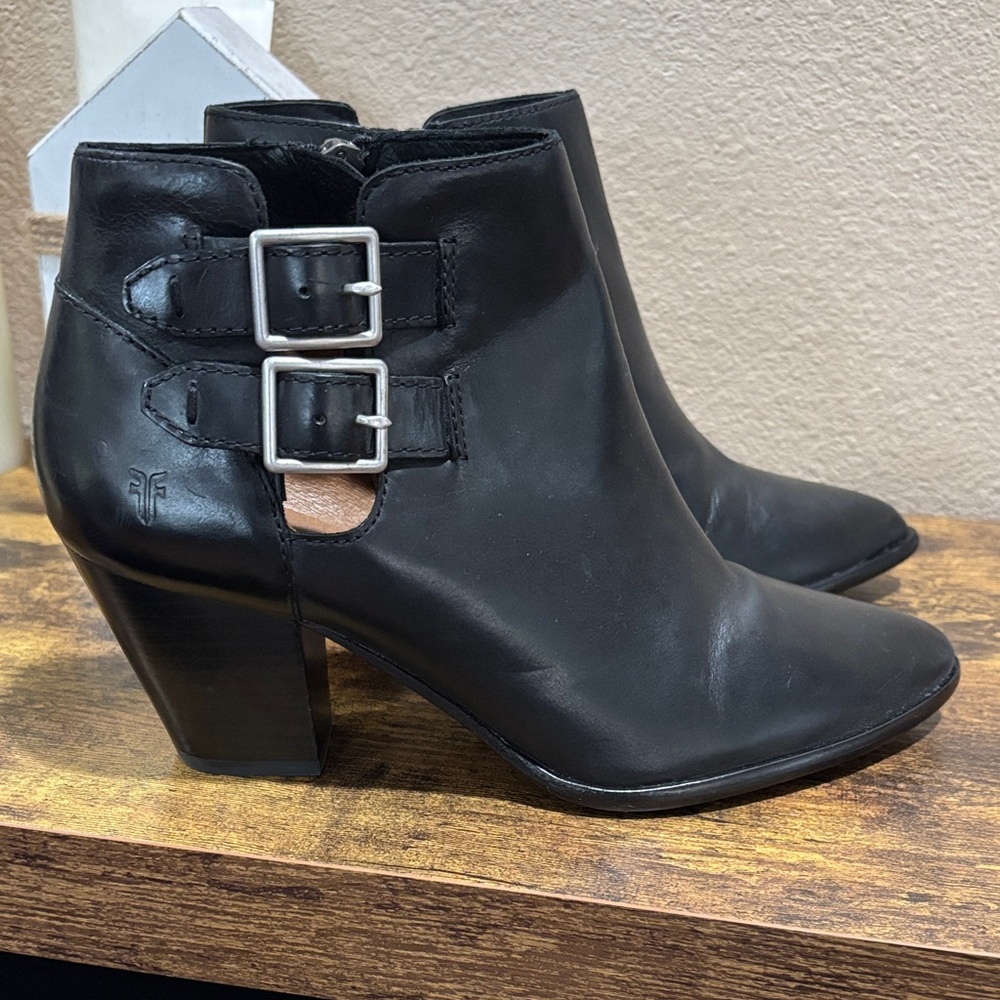 Frye Black Leather Ankle Jennifer Booties with Buckles - Picture 2 of 10